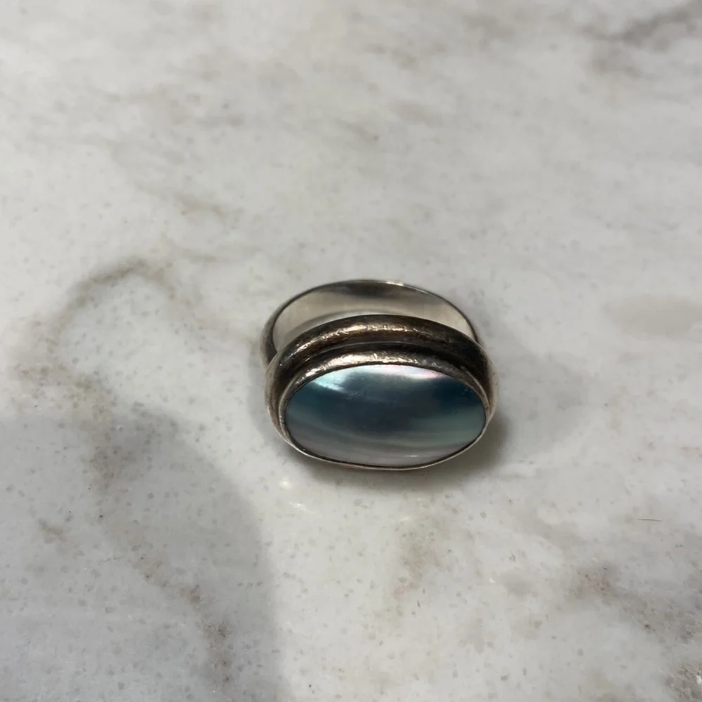 Ring - Picture 3 of 4
